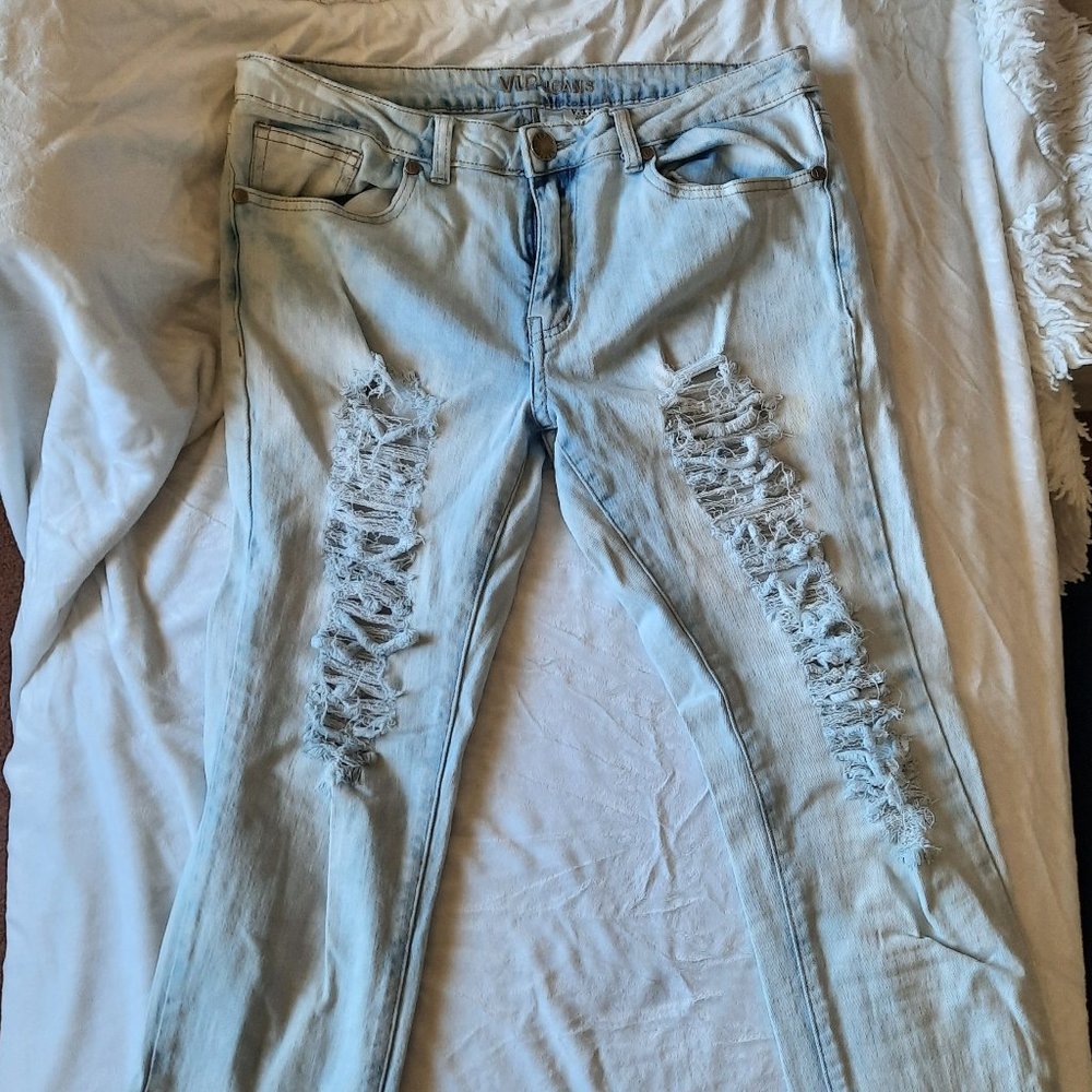 VIP DESTROYED JEANS